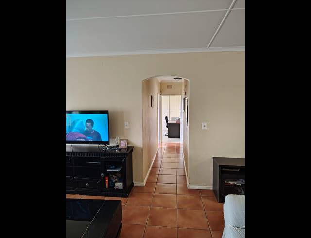 3 BEDROOM TOWNHOUSE FOR SALE IN THE WOLDS